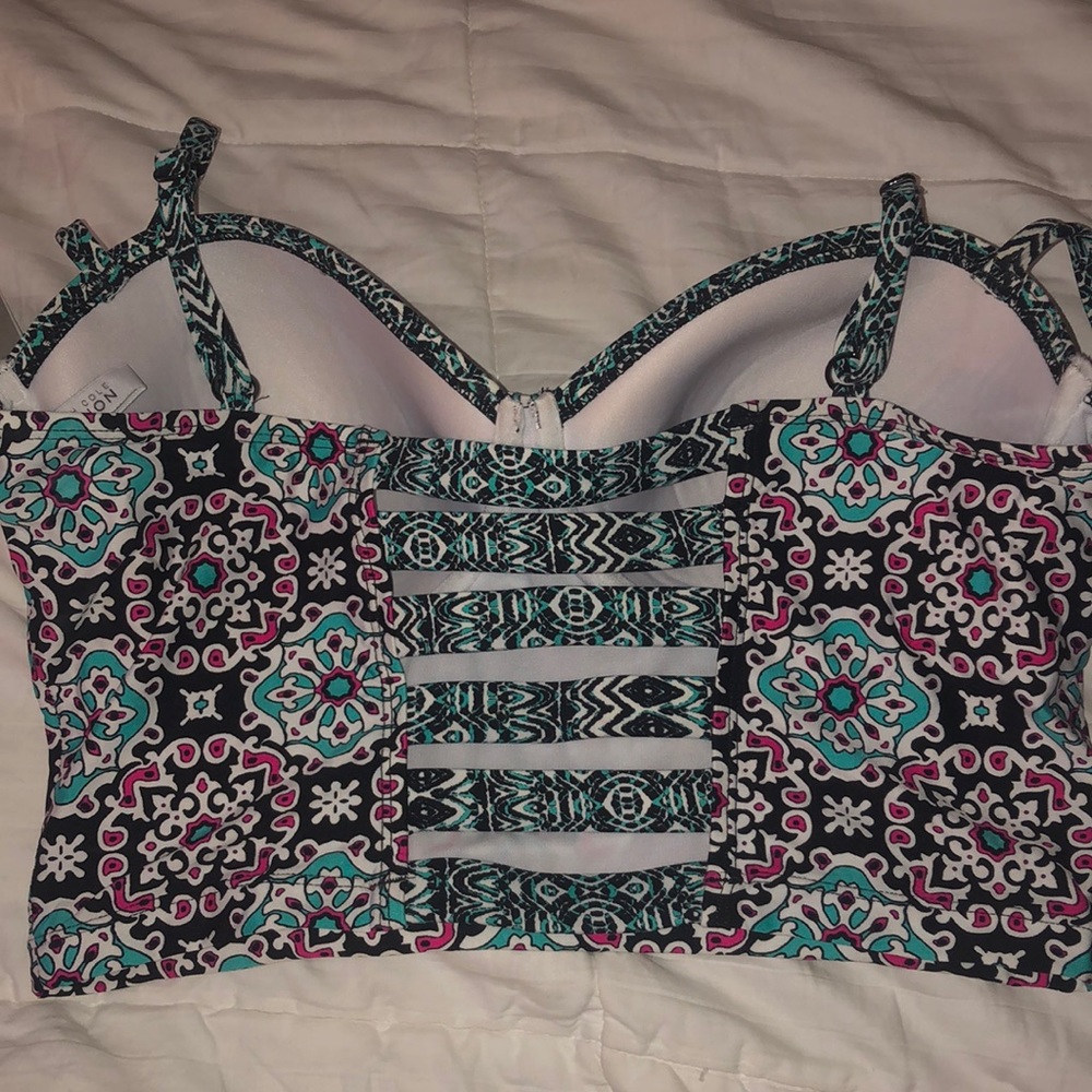 Patterned Bikini Top - Picture 2 of 4